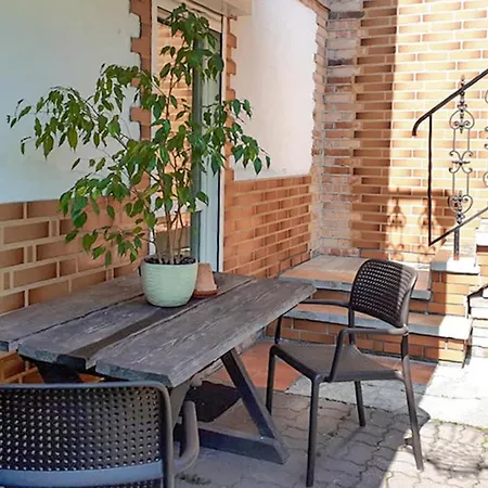 3 Bedroom Beautiful Home In Darlowo 度假居